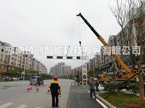 醴泉路信号灯安装